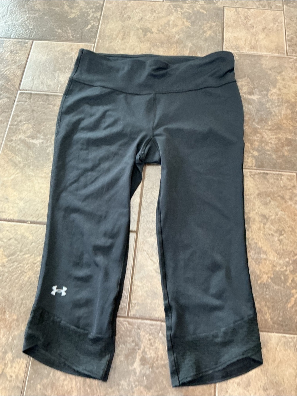 🥵 Under Armour Black Cropped Performance Leggings